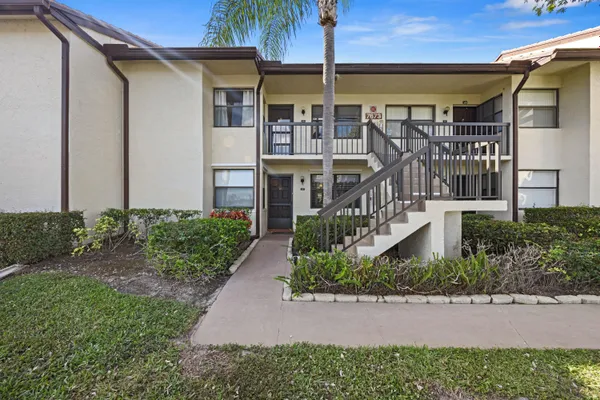 Property Slideshow image 2 of 15 | 7673 tahiti ln 203, Lake Worth, FL, 33467
