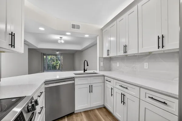 Property Slideshow image 3 of 35 | 23247 barwood ln 205, Boca Raton, FL, 33428