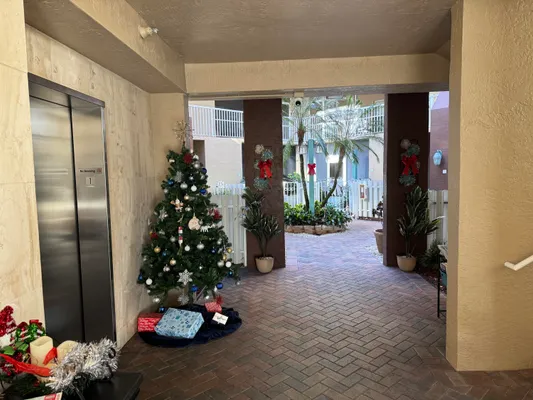 Property Slideshow image 3 of 45 | 7715 southampton ter 405, Tamarac, FL, 33321