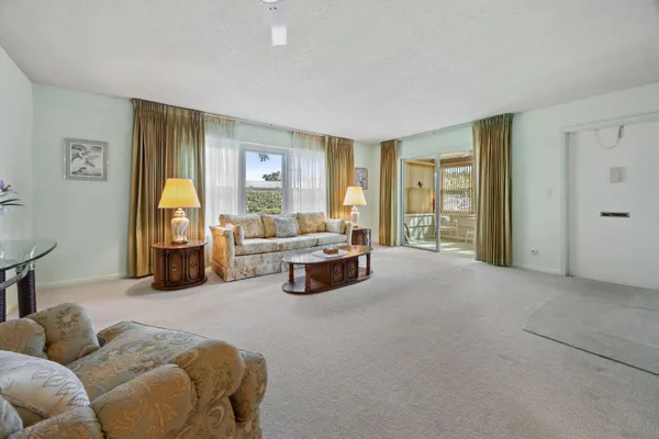 Property Slideshow image 3 of 23 | 135 high point blvd d, Boynton Beach, FL, 33435