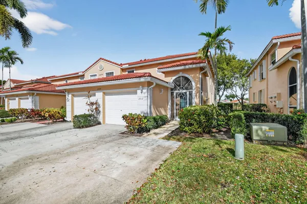 Property Slideshow image 3 of 72 | 12474 crystal pointe dr unit 202, Boynton Beach, FL, 33437
