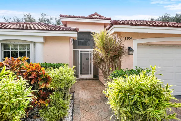 Property Slideshow image 2 of 35 | 7304 modena dr, Boynton Beach, FL, 33437