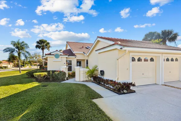 Property Slideshow image 2 of 46 | 3800 sw whispering sound dr, Palm City, FL, 34990