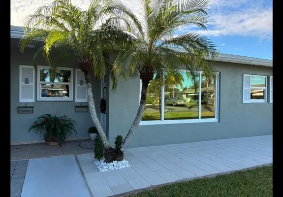 Property Slideshow image 2 of 38 | 917 south drive ter b, Delray Beach, FL, 33445