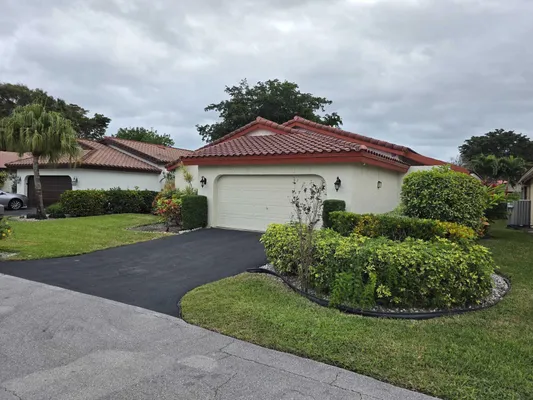 Property Slideshow image 3 of 28 | 5665 lakeview mews dr, Boynton Beach, FL, 33437