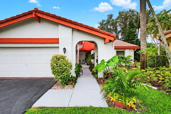 Property Slideshow image 2 of 74 | 5735 lakeview mews cir, Boynton Beach, FL, 33437