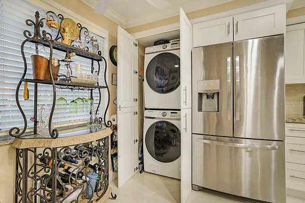 Property Slideshow image 2 of 22 | 7286 huntington ln 204, Delray Beach, FL, 33446