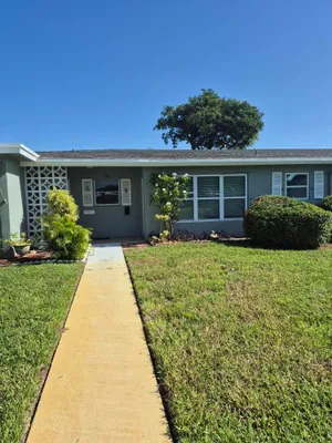 Property Slideshow image 2 of 11 | 737 high point blvd b, Delray Beach, FL, 33445