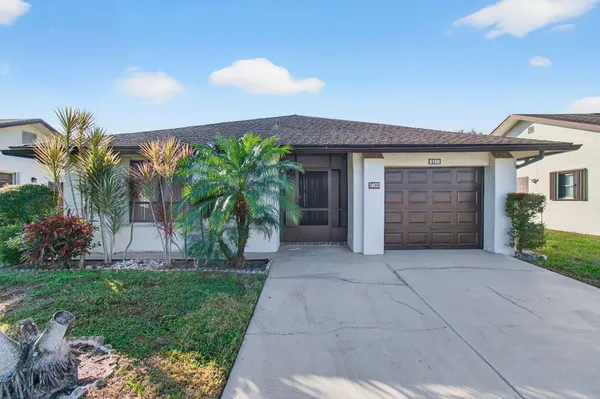 Property Slideshow image 2 of 62 | 6100 olivewood cir, Greenacres, FL, 33463