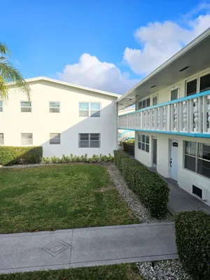 Property Slideshow image 2 of 29 | 417 windsor r, West Palm Beach, FL, 33417