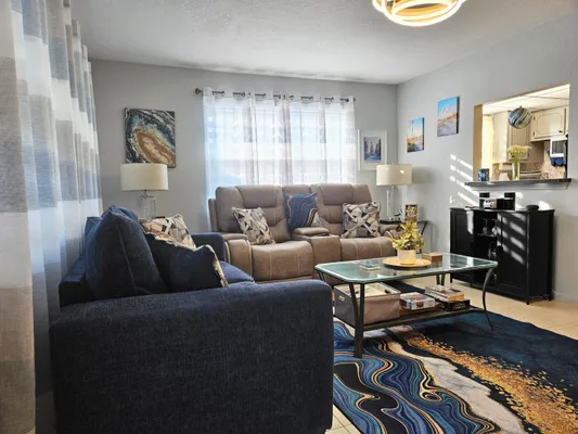 Property Slideshow image 3 of 29 | 417 windsor r, West Palm Beach, FL, 33417