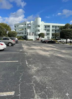 Property Slideshow image 2 of 27 | 6698 10th ave 427, Lake Worth, FL, 33467