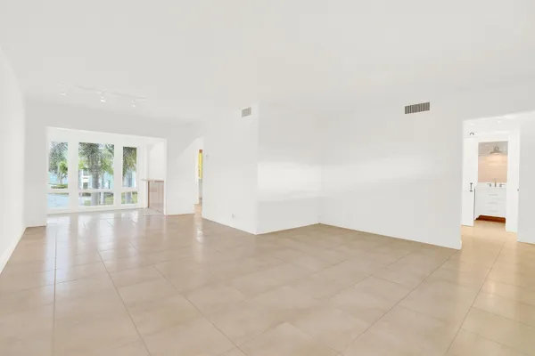 Property Slideshow image 3 of 22 | 32 colonial club dr apt 203, Boynton Beach, FL, 33435