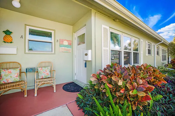 Property Slideshow image 2 of 26 | 170 high point blvd b, Boynton Beach, FL, 33435