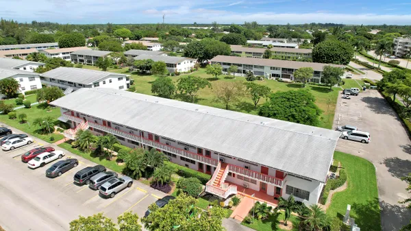 Property Slideshow image 3 of 18 | 120 windsor f f, West Palm Beach, FL, 33417