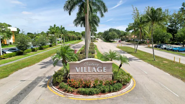 Property Slideshow image 2 of 18 | 120 windsor f f, West Palm Beach, FL, 33417