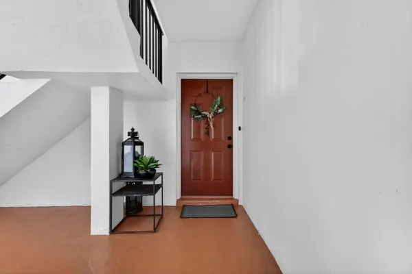 Property Slideshow image 2 of 39 | 124 lake evelyn dr, West Palm Beach, FL, 33411