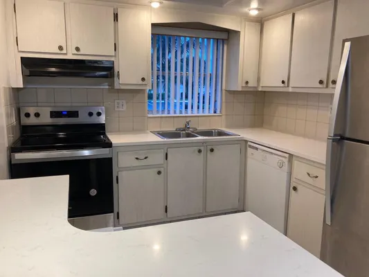 Property Slideshow image 2 of 9 | 2894 crosley dr j, West Palm Beach, FL, 33415