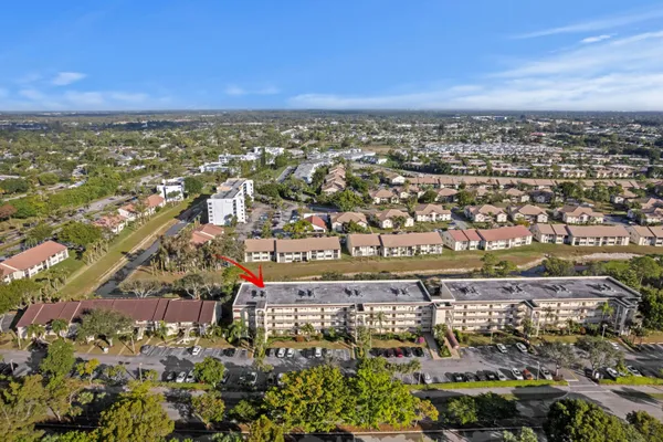 Property Slideshow image 3 of 28 | 4735 lucerne lakes blvd 402, Lake Worth, FL, 33467