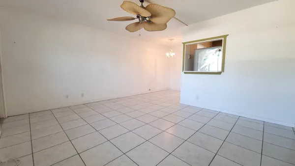 Property Slideshow image 2 of 33 | 23 kingswood b, West Palm Beach, FL, 33417