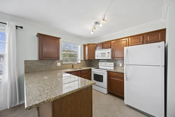 Property Slideshow image 2 of 35 | 144 canterbury f f, West Palm Beach, FL, 33417