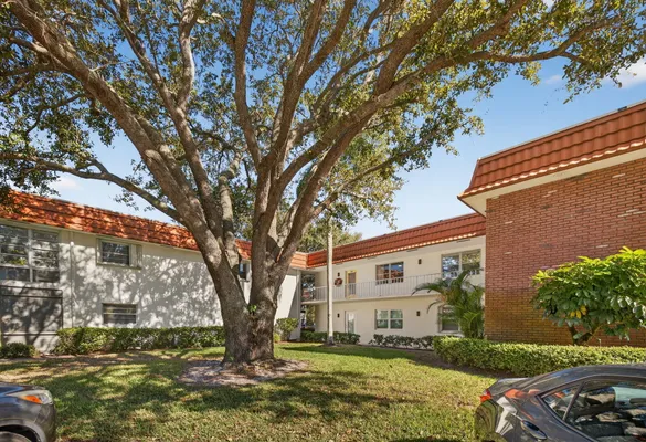 Property Slideshow image 2 of 34 | 1225 nw 21st st # 36-3609, Stuart, FL, 34994