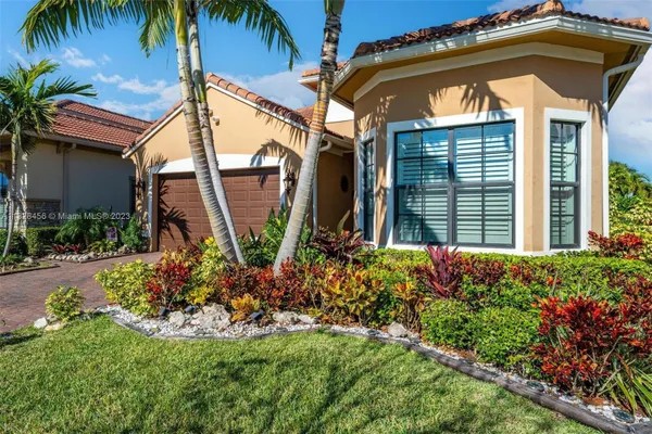 Property Slideshow image 2 of 48 | 11825 kalmar cir, Parkland, FL, 33076