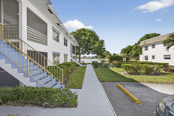 Property Slideshow image 2 of 37 | 51 stratford d d, West Palm Beach, FL, 33417