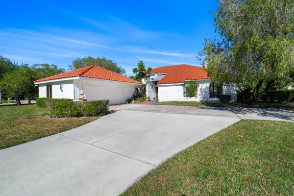 Property Slideshow image 3 of 101 | 3000 conifer dr, Fort Pierce, FL, 34951