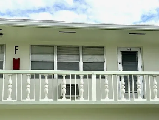 Property Slideshow image 2 of 35 | 142 salisbury f, West Palm Beach, FL, 33417