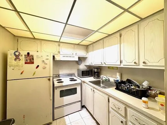 Property Slideshow image 3 of 35 | 142 salisbury f, West Palm Beach, FL, 33417