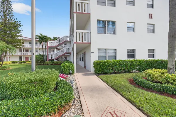 Property Slideshow image 3 of 92 | 321 fanshaw h, Boca Raton, FL, 33434