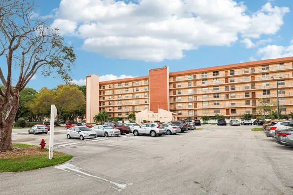 Property Slideshow image 2 of 46 | 14575 bonaire blvd apt 403, Delray Beach, FL, 33446