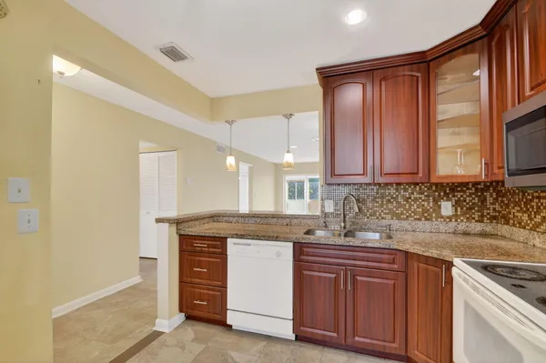 Property Slideshow image 3 of 45 | 374 bennington ln, Lake Worth, FL, 33467