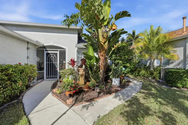 Property Slideshow image 3 of 49 | 367 sw north shore blvd, Port Saint Lucie, FL, 34986