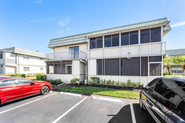 Property Slideshow image 2 of 37 | 426 flanders i i, Delray Beach, FL, 33484