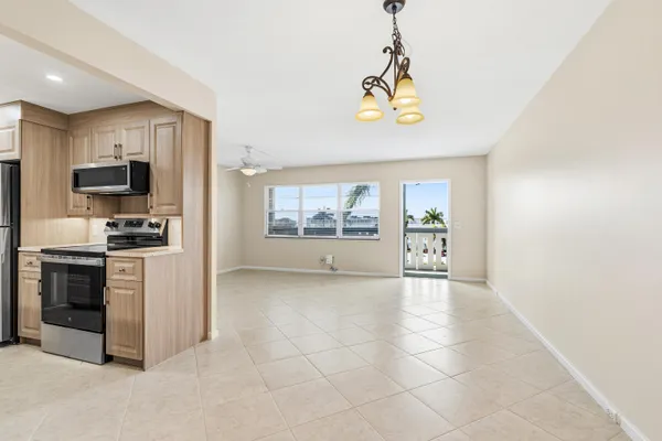 Property Slideshow image 3 of 39 | 4067 yarmouth d d, Boca Raton, FL, 33434