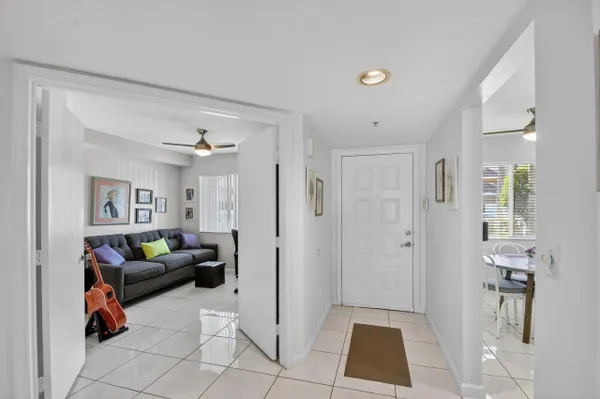 Property Slideshow image 3 of 44 | 5951 regal glen dr 107, Boynton Beach, FL, 33437