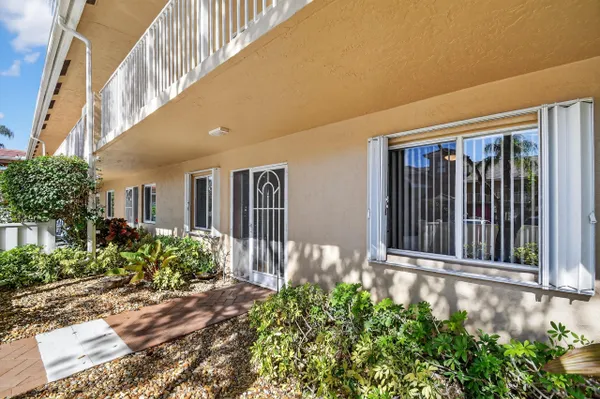 Property Slideshow image 2 of 49 | 5951 regal glen dr apt 107, Boynton Beach, FL, 33437