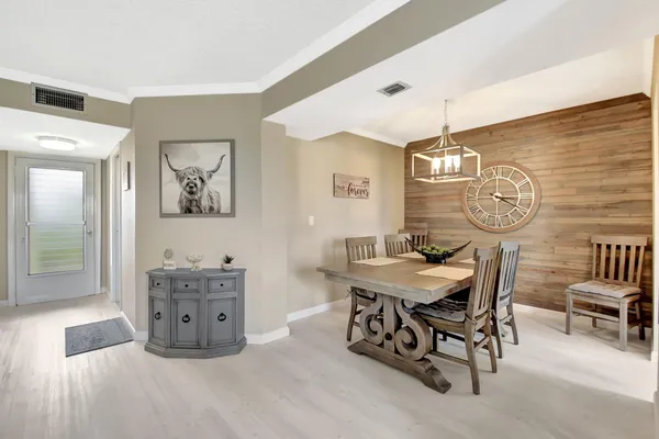 Property Slideshow image 3 of 66 | 3951 via poinciana apt 415, Lake Worth, FL, 33467