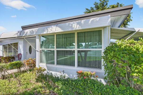 Property Slideshow image 2 of 51 | 417 high point blvd d, Delray Beach, FL, 33445