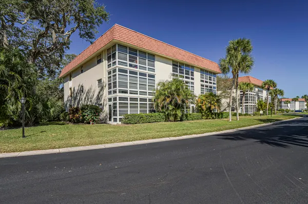 Property Slideshow image 3 of 47 | 5400 highway a1a, Indian River Shores, FL, 32963