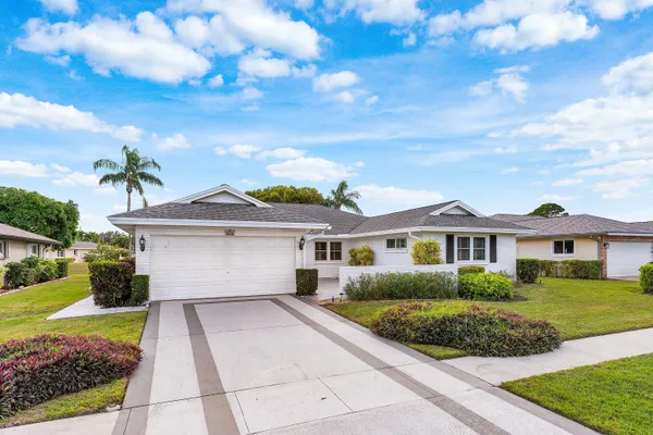 Property Slideshow image 2 of 39 | 10848 greentrail dr, Boynton Beach, FL, 33436