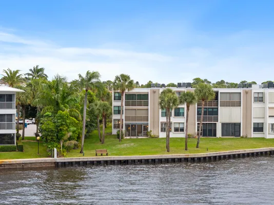 Property Slideshow image 2 of 31 | 1950 sw palm city rd 8-107, Stuart, FL, 34994