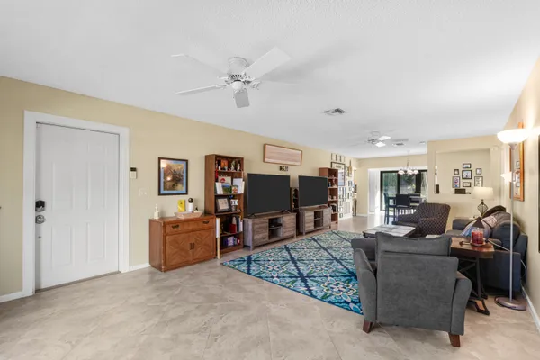 Property Slideshow image 3 of 27 | 9760 parkinsonia tree trl b, Boynton Beach, FL, 33436