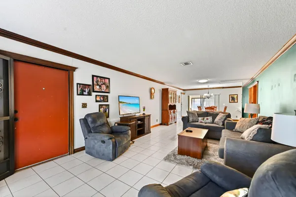 Property Slideshow image 2 of 25 | 10135 eaglewood ter b, Boynton Beach, FL, 33436