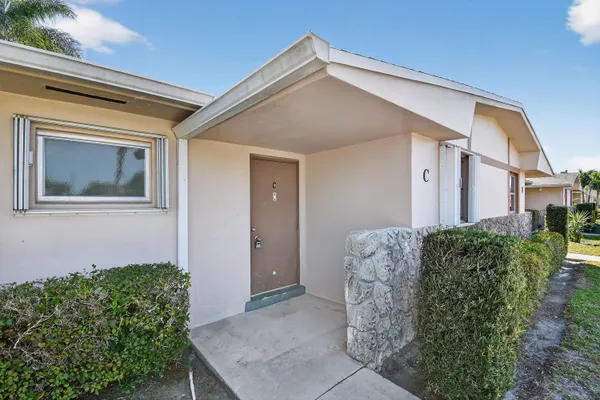 Property Slideshow image 2 of 33 | 2739 dudley dr c, West Palm Beach, FL, 33415