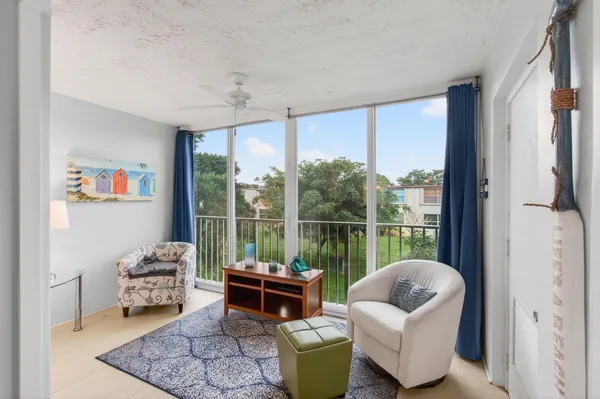Property Slideshow image 3 of 80 | 10 willowbrook ln 205, Delray Beach, FL, 33446