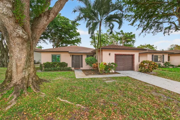 Property Slideshow image 2 of 64 | 14584 bonaire blvd, Delray Beach, FL, 33446