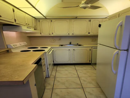 Property Slideshow image 3 of 7 | 239 coventry j, West Palm Beach, FL, 33417